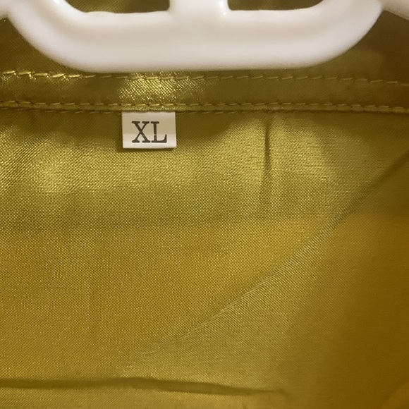 Gold Beautiful 2 piece dressy or causal - Picture 5 of 11